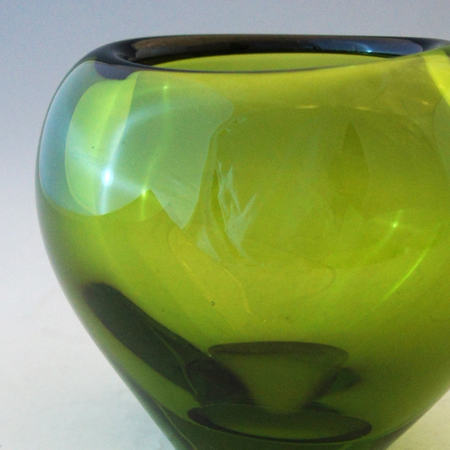 北欧雑貨「Vase: Menuet (middle green)」