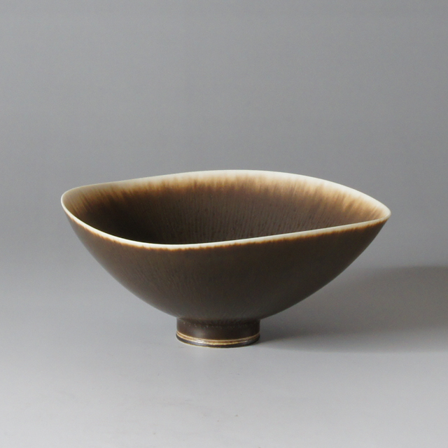 北欧雑貨「焦茶釉沓形鉢」