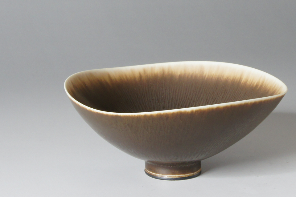 北欧雑貨「焦茶釉沓形鉢」