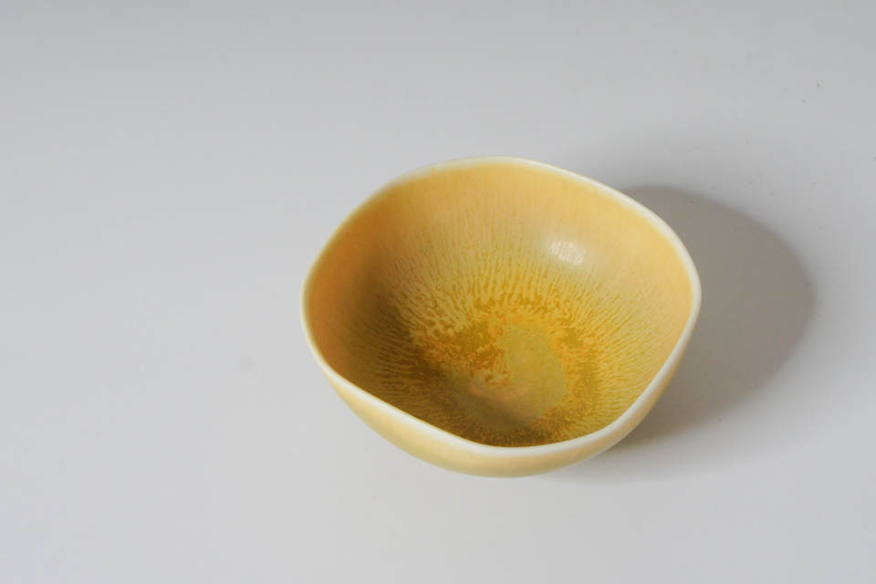 北欧雑貨「黄緑釉薬沓形鉢」