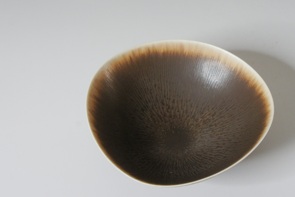 北欧雑貨「焦茶釉沓形鉢」