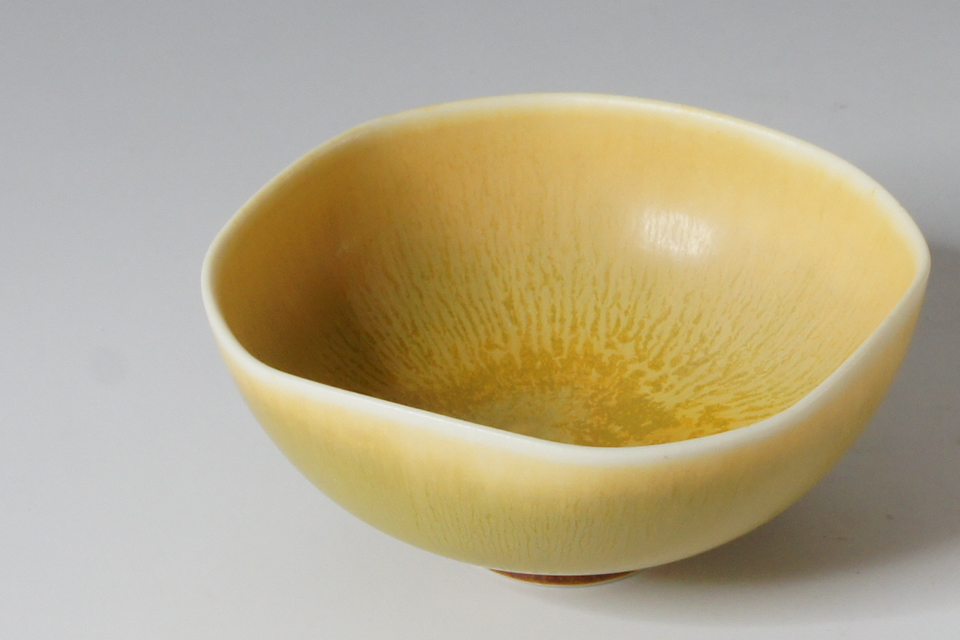 北欧雑貨「黄緑釉薬沓形鉢」