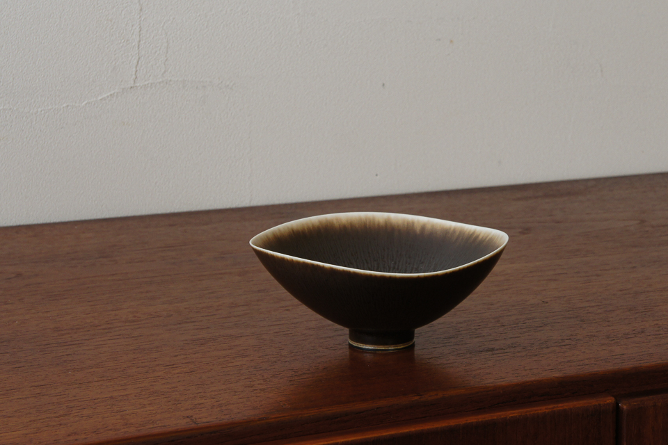 北欧雑貨「焦茶釉沓形鉢」